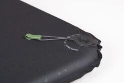 Exped SIM 3.8 LW Zelfopblazende Slaapmat -KampGear Winkel 1267 1900 sim black close 1