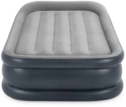 Intex Deluxe Pillow Rest Raised Luchtbed - Eenpersoons - Ingebouwde Elektrische Pomp 13 Intex Deluxe Pillow Rest Raised Luchtbed - Eenpersoons - Ingebouwde Elektrische Pomp -KampGear Winkel 1320 1900 64132 prd1 2017 300