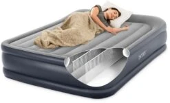 Intex Deluxe Pillow Rest Raised Luchtbed - Queensize - Ingebouwde Elektrische Pomp -KampGear Winkel 1320 1900 64136 inuse 2020 300