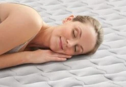 Intex Supreme Air Flow Luchtbed - Queensize - Ingebouwde Elektrische Pomp -KampGear Winkel 1320 1900 64490 inuse3 2020 300