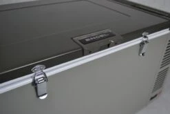 Engel MD60F Compressor Koelbox - 60 Liter -KampGear Winkel 1900 2849 md60f verschluss detail