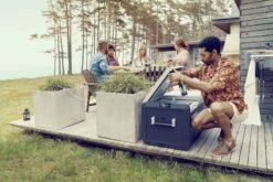 Dometic CFX3 75DZ Compressor Koelbox - 74 Liter -KampGear Winkel dometic cfx3 bbq dinner friends drinks resultaat