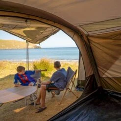 Zempire Aero TL Pro Opblaasbare Tent - 5 Persoons -KampGear Winkel zempire aero tl pro opblaasbare tent 16 1